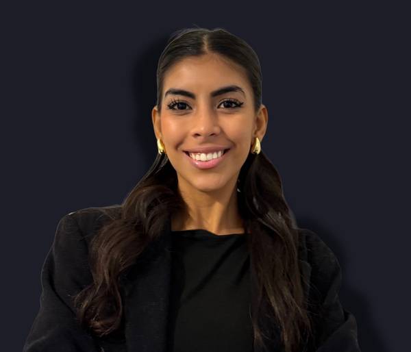 Andrea Lucero, asistente ejecutiva de Modern Connective