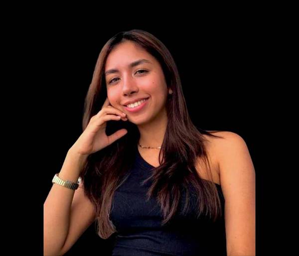 Briana Alarcon, asistente ejecutiva de Modern Connective
