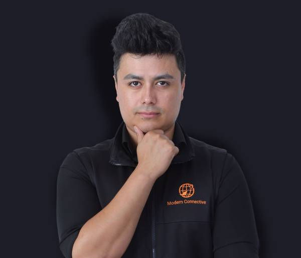 Xavier Gomez, fundador de Modern Connective en Saint Paul, Minnesota